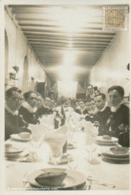 The Estudiantina of the Faculty of Medicine at Cadiz. A view taken during the food of the tunos in the Hotel Madrid of Huelva