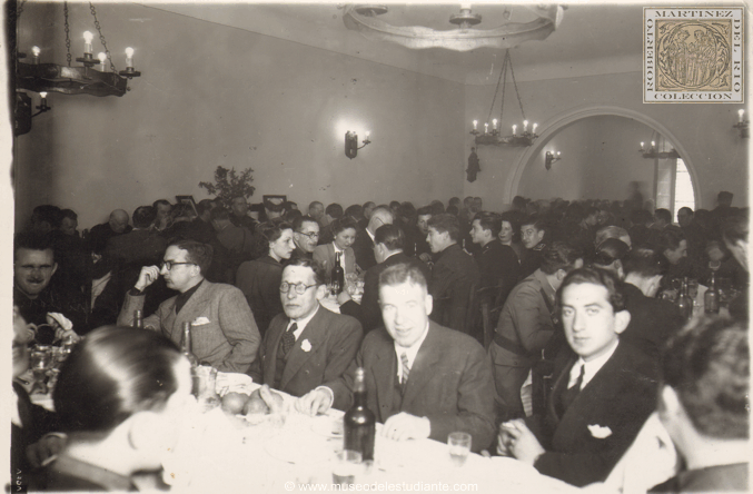 The dining halls are another important facet of the work of the S.E.U. care Here we see the dining hall of Santiago de Compostela on the day of its inauguration