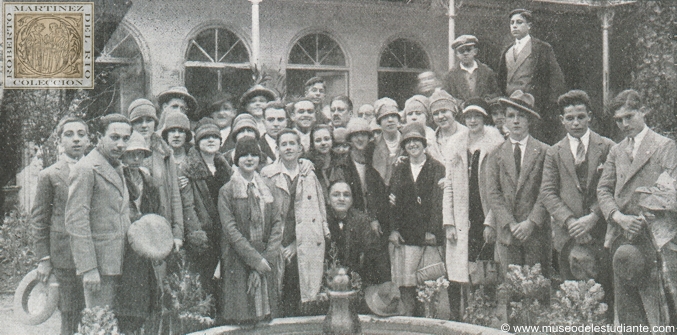 Crdoba. Students of Seville, on a study trip with their teachers, during his visit to an aristocratic circle of Friendship, where they were lavishly entertained