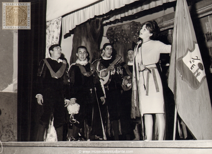 Roco Durcal sings with the Tuna for the patients of Leprosaria of Trillo