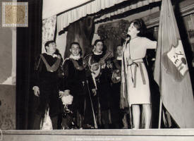 Roco Durcal canta con la Tuna para los enfermos de la Leprosera de Trillo