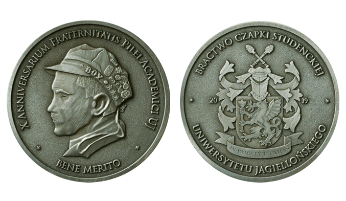 Medal X anniversarium Fraternitatis Pilei Acadenici UJ. Bractwo Czapki Studenckiej. Uniwersytetu Jagiellonskiego